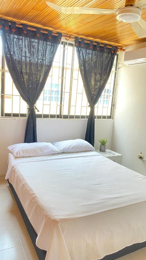 Habitaciones Cerca Al Aeropuerto 2 Cartagena Екстер'єр фото